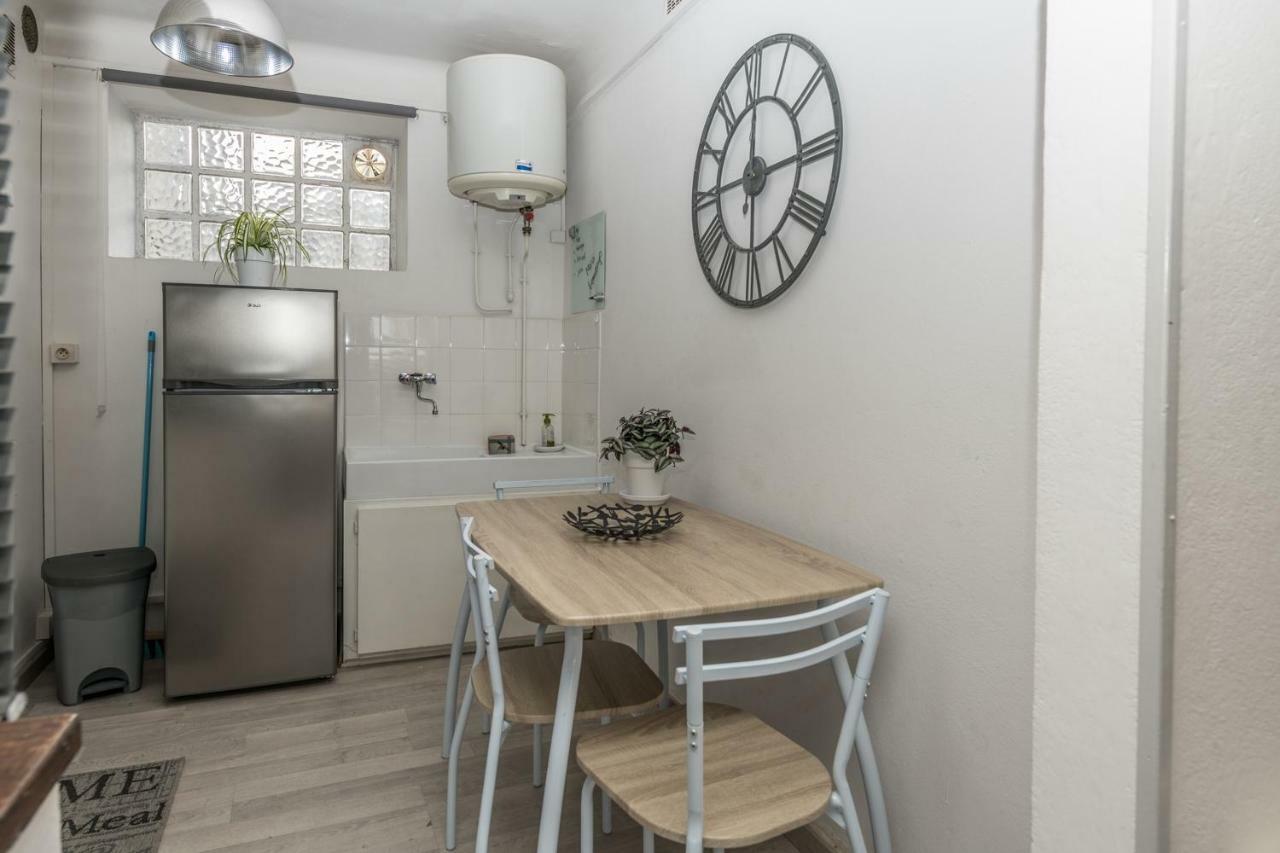 Studio Avec Vue Sur Les Arenes Arles Ngoại thất bức ảnh